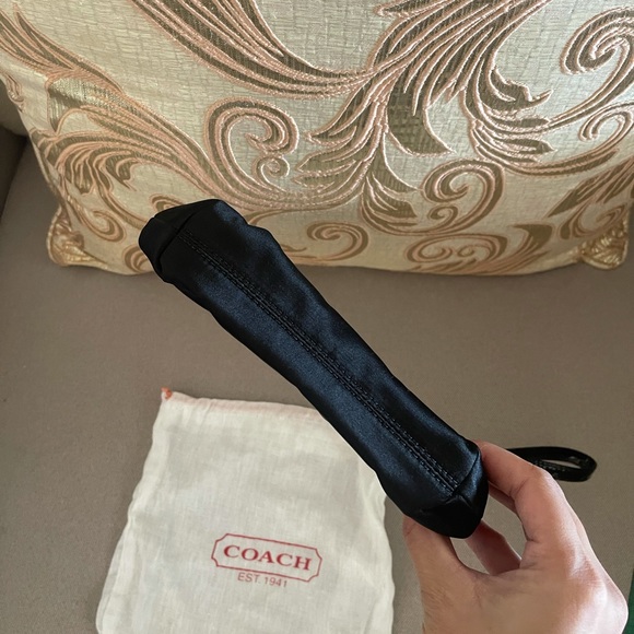 *Accepting Offers!* COACH black wristlet - Picture 5 of 14